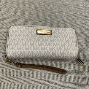 Michael Kors Long Wallet